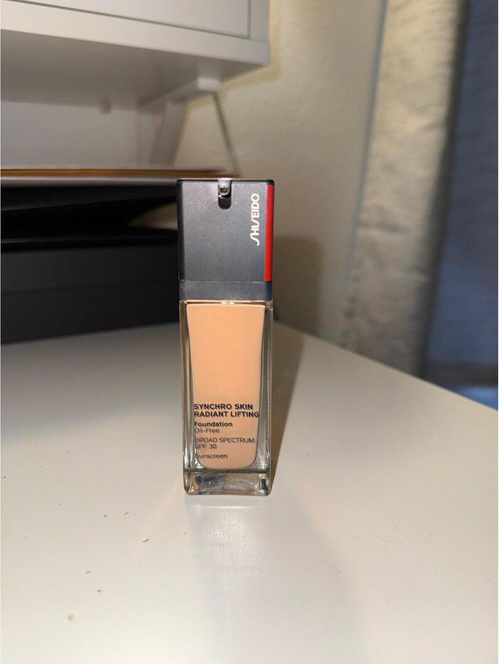Shiseido Synchro Skin Radiant Lifting Foundation 320 Pine NWOT